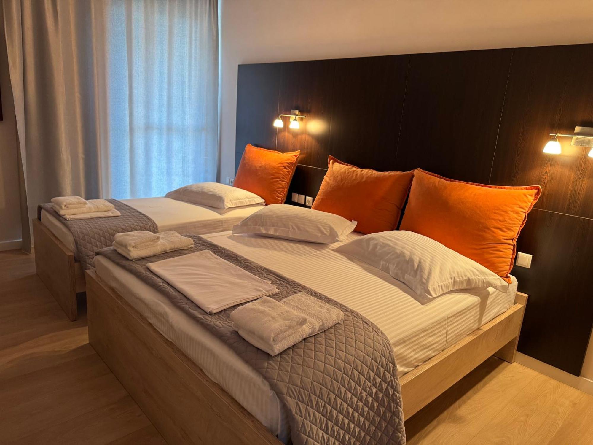 George Hotel Rooms&Suites Himare Esterno foto